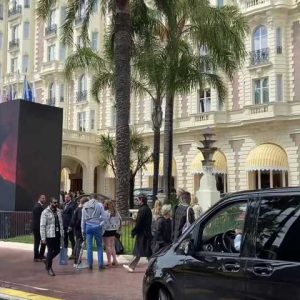 66 m² Advertising Display – Hôtel Carlton