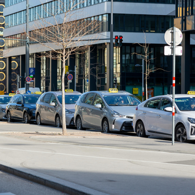 Taxi Advertising in Nice – Get Your Brand Moving